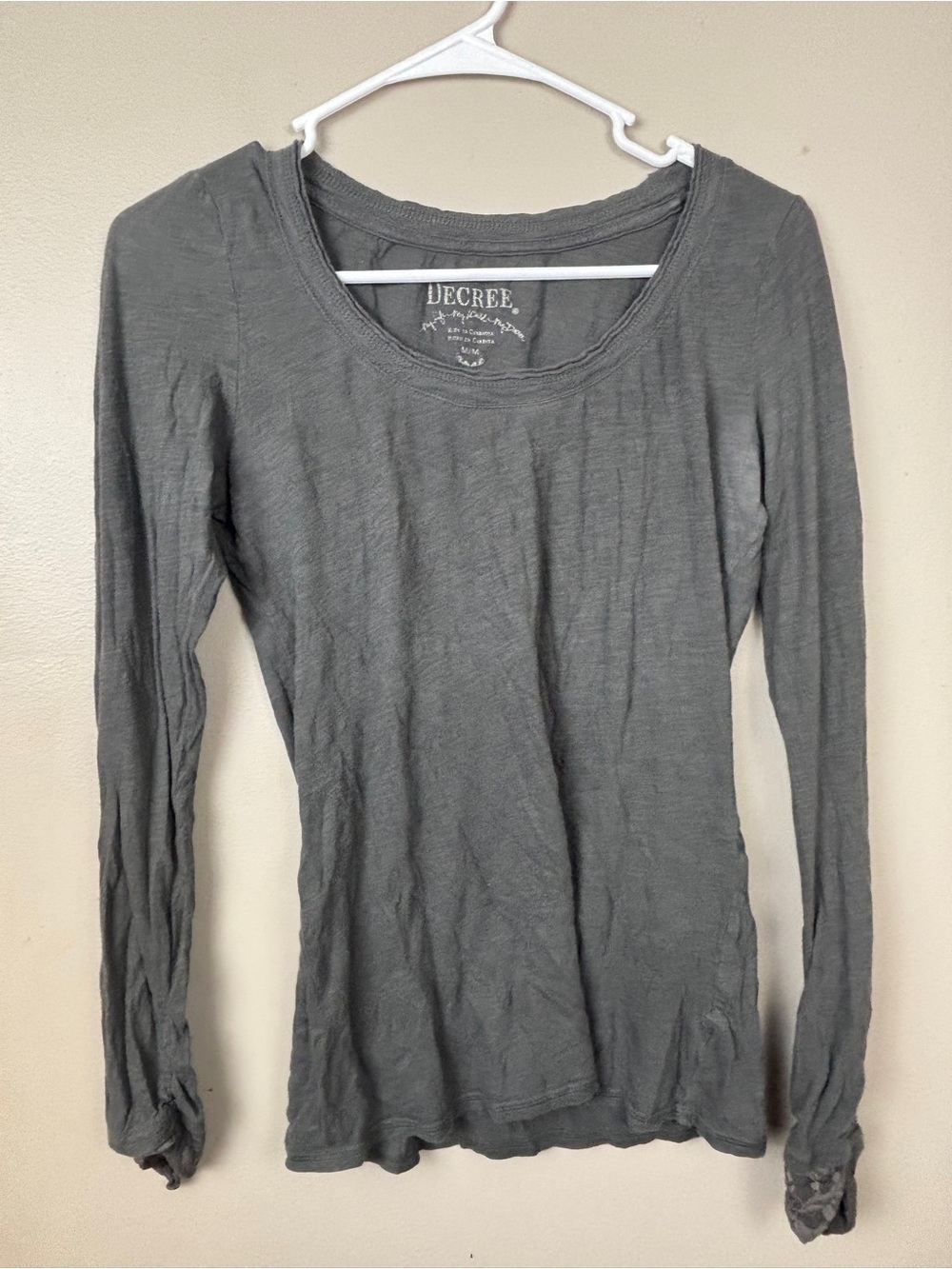 Decree Gray Long-Sleeve Scoop Neck Tee